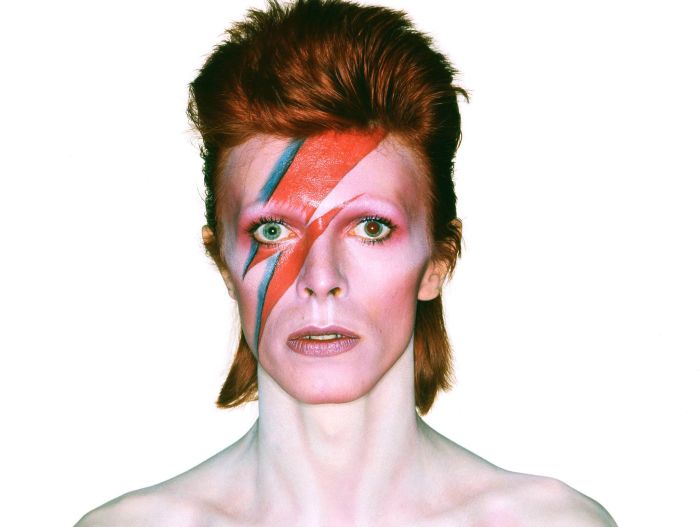 Asculta „Tis a Pitty She Was a Whore”, o noua piesa David Bowie